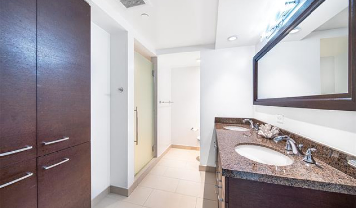 1837 Kalakaua Avenue,Honolulu,Hawaii,96815,2 Bedrooms Bedrooms,2 BathroomsBathrooms,Condo/Townhouse,Kalakaua,24,17907325