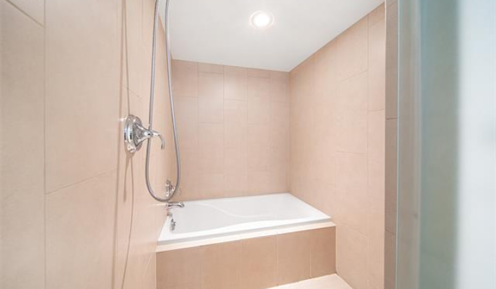 1837 Kalakaua Avenue,Honolulu,Hawaii,96815,2 Bedrooms Bedrooms,2 BathroomsBathrooms,Condo/Townhouse,Kalakaua,24,17907325