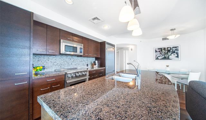 1837 Kalakaua Avenue,Honolulu,Hawaii,96815,2 Bedrooms Bedrooms,2 BathroomsBathrooms,Condo/Townhouse,Kalakaua,24,17907325