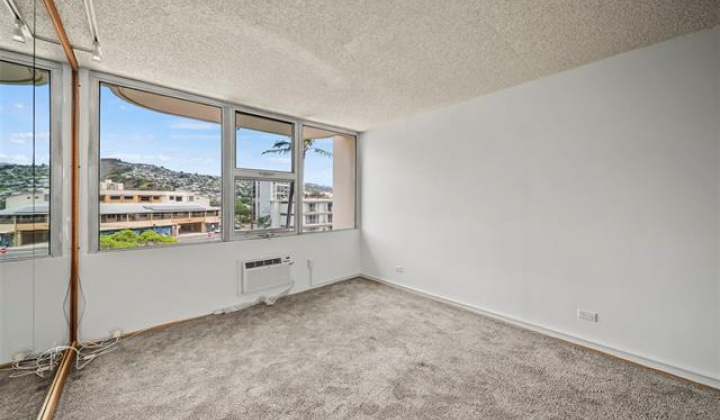2825 South King Street,Honolulu,Hawaii,96826,2 Bedrooms Bedrooms,2 BathroomsBathrooms,Condo/Townhouse,South King,4,19056018