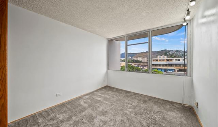 2825 South King Street,Honolulu,Hawaii,96826,2 Bedrooms Bedrooms,2 BathroomsBathrooms,Condo/Townhouse,South King,4,19056018