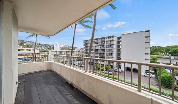 2825 South King Street,Honolulu,Hawaii,96826,2 Bedrooms Bedrooms,2 BathroomsBathrooms,Condo/Townhouse,South King,4,19056018