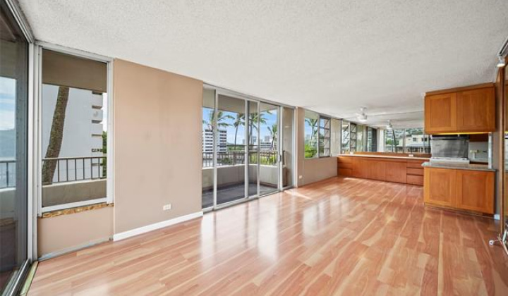 2825 South King Street,Honolulu,Hawaii,96826,2 Bedrooms Bedrooms,2 BathroomsBathrooms,Condo/Townhouse,South King,4,19056018