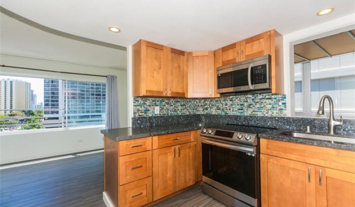 2547 Ala Wai Boulevard,Honolulu,Hawaii,96815,2 Bedrooms Bedrooms,2 BathroomsBathrooms,Condo/Townhouse,Ala Wai,7,17909990