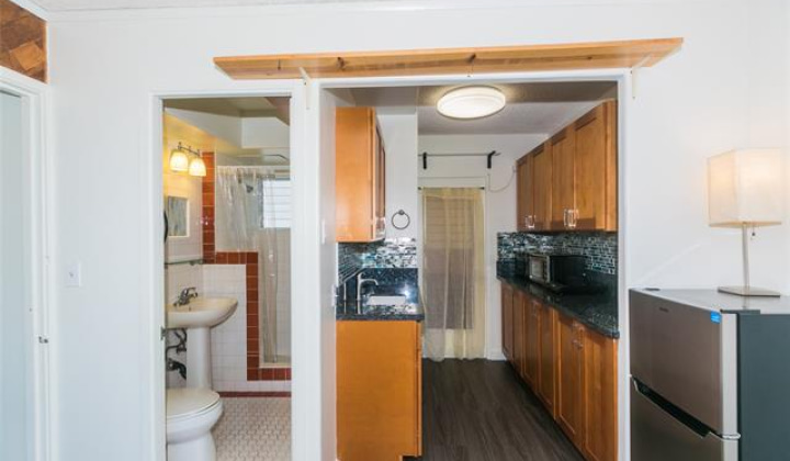 2547 Ala Wai Boulevard,Honolulu,Hawaii,96815,2 Bedrooms Bedrooms,2 BathroomsBathrooms,Condo/Townhouse,Ala Wai,7,17909990
