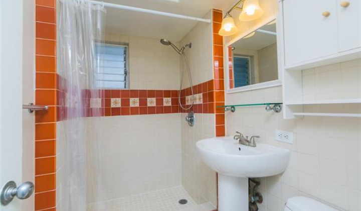 2547 Ala Wai Boulevard,Honolulu,Hawaii,96815,2 Bedrooms Bedrooms,2 BathroomsBathrooms,Condo/Townhouse,Ala Wai,7,17909990
