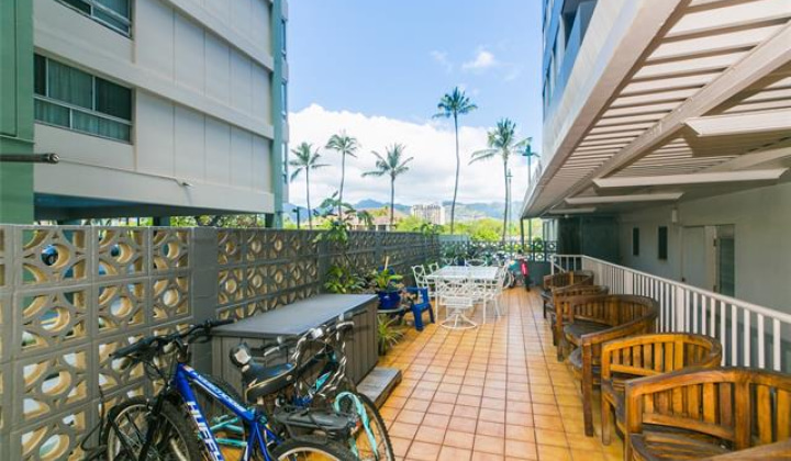 2547 Ala Wai Boulevard,Honolulu,Hawaii,96815,2 Bedrooms Bedrooms,2 BathroomsBathrooms,Condo/Townhouse,Ala Wai,7,17909990