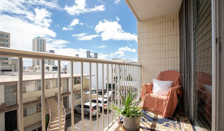 827 Kinau Street,Honolulu,Hawaii,96813,1 Bedroom Bedrooms,1 BathroomBathrooms,Condo/Townhouse,Kinau,1,17910275