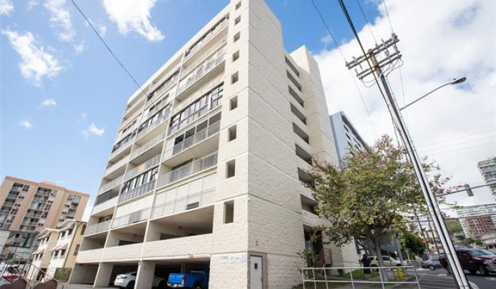 827 Kinau Street,Honolulu,Hawaii,96813,1 Bedroom Bedrooms,1 BathroomBathrooms,Condo/Townhouse,Kinau,1,17910275