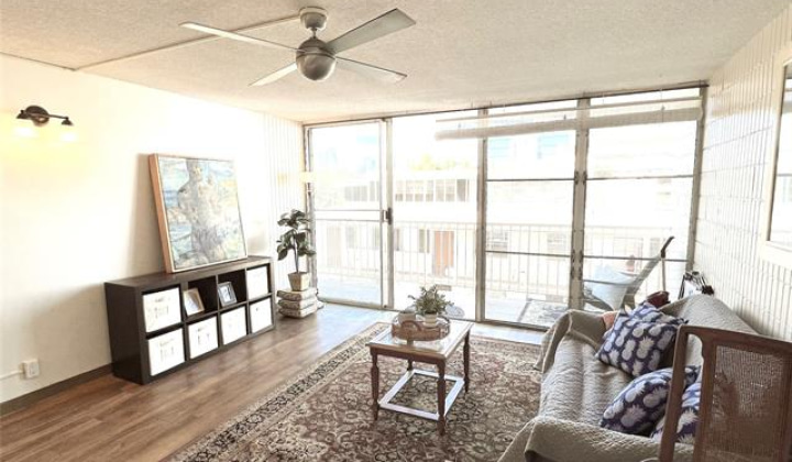 827 Kinau Street,Honolulu,Hawaii,96813,1 Bedroom Bedrooms,1 BathroomBathrooms,Condo/Townhouse,Kinau,1,17910275