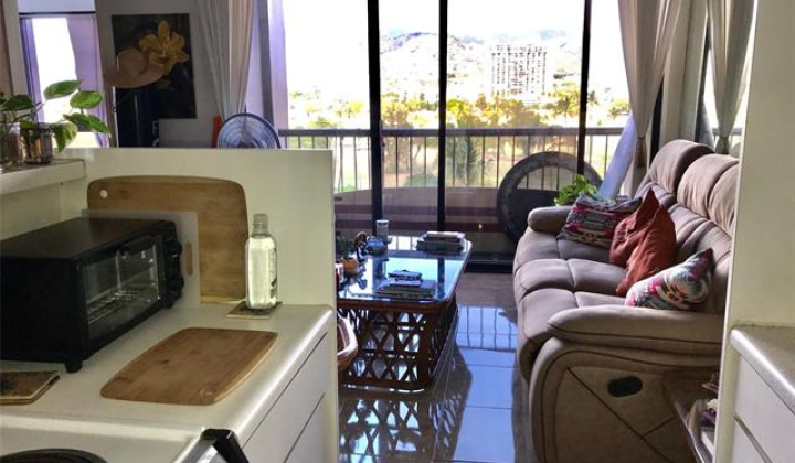 320 Liliuokalani Avenue,Honolulu,Hawaii,96815,2 Bedrooms Bedrooms,1 BathroomBathrooms,Condo/Townhouse,Liliuokalani,8,18374498