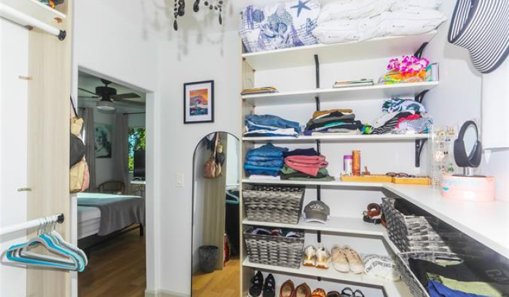 654 Judd Street,Honolulu,Hawaii,96817,3 Bedrooms Bedrooms,2 BathroomsBathrooms,Single family,Judd,19076973