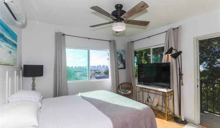 654 Judd Street,Honolulu,Hawaii,96817,3 Bedrooms Bedrooms,2 BathroomsBathrooms,Single family,Judd,19076973