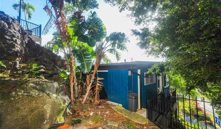 654 Judd Street,Honolulu,Hawaii,96817,3 Bedrooms Bedrooms,2 BathroomsBathrooms,Single family,Judd,19076973