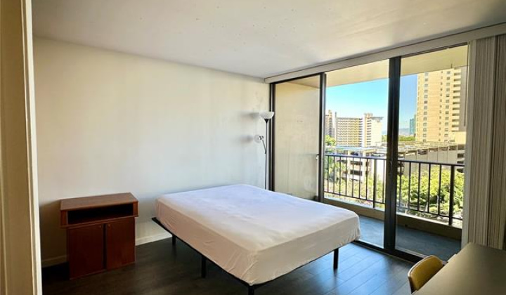 411 Hobron Lane,Honolulu,Hawaii,96815,1 Bedroom Bedrooms,1 BathroomBathrooms,Condo/Townhouse,Hobron,9,18376823