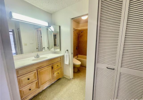1201 Wilder Avenue,Honolulu,Hawaii,96822,1 Bedroom Bedrooms,1 BathroomBathrooms,Condo/Townhouse,Wilder,1,17920970