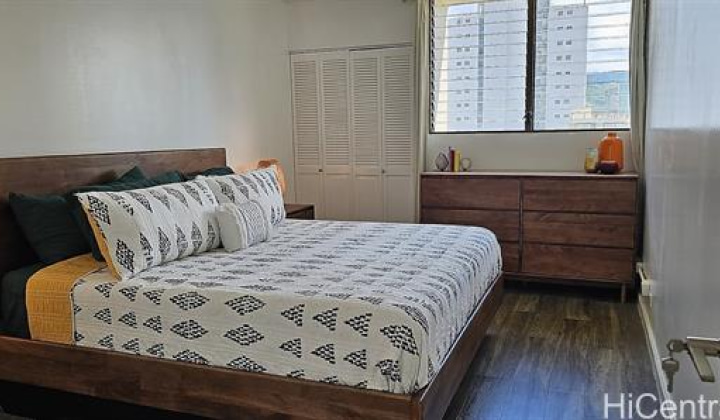 2240 Kuhio Avenue,Honolulu,Hawaii,96815,1 Bedroom Bedrooms,1 BathroomBathrooms,Condo/Townhouse,Kuhio,9,19107759