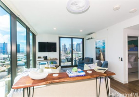 987 Queen Street,Honolulu,Hawaii,96814,2 ベッドルーム ベッドルーム,2 バスルームバスルーム,コンド / タウンハウス,Queen,14,17921925