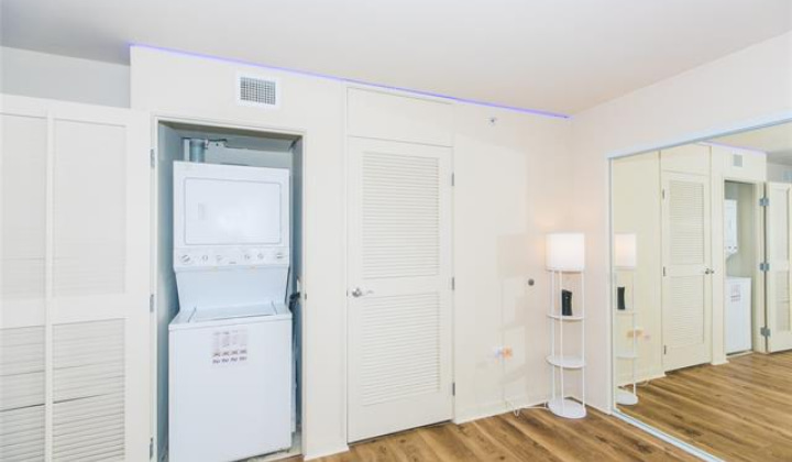 1296 Kapiolani Boulevard,Honolulu,Hawaii,96814,2 Bedrooms Bedrooms,2 BathroomsBathrooms,Condo/Townhouse,Kapiolani,38,17922626