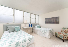 500 大学 Avenue,Honolulu,Hawaii,96826,3 ベッドルーム ベッドルーム,2 バスルームバスルーム,コンド / タウンハウス,University,3,17930535