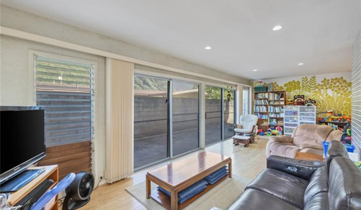 2832 Manoa Road,Honolulu,Hawaii,96822,6 Bedrooms Bedrooms,3 BathroomsBathrooms,Single family,Manoa,17931804
