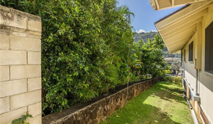 2832 Manoa Road,Honolulu,Hawaii,96822,6 Bedrooms Bedrooms,3 BathroomsBathrooms,Single family,Manoa,17931804
