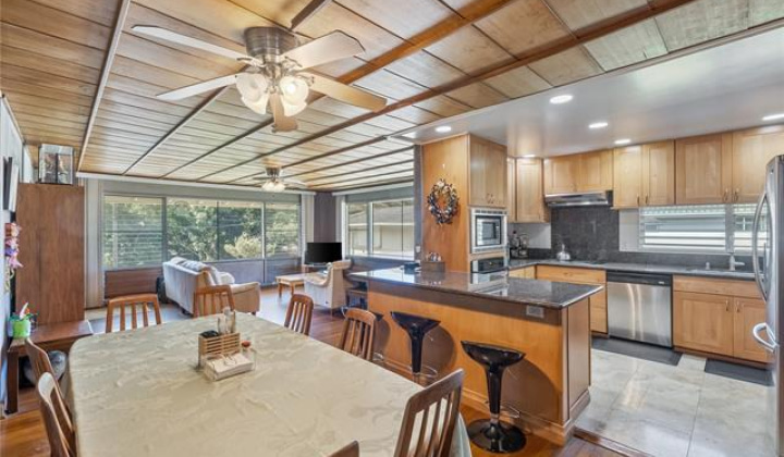 2832 Manoa Road,Honolulu,Hawaii,96822,6 Bedrooms Bedrooms,3 BathroomsBathrooms,Single family,Manoa,17931804