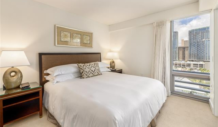 223 Saratoga Road,Honolulu,Hawaii,96815,1 Bedroom Bedrooms,1 BathroomBathrooms,Condo/Townhouse,Saratoga,15,17932328