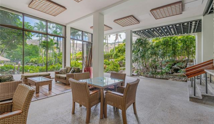 531 Hahaione Street,Honolulu,Hawaii,96825,2 Bedrooms Bedrooms,2 BathroomsBathrooms,Condo/Townhouse,Hahaione,1,19073112
