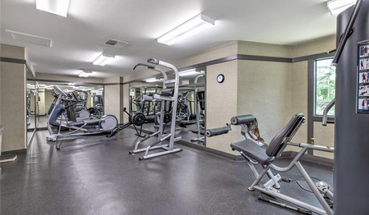 531 Hahaione Street,Honolulu,Hawaii,96825,2 Bedrooms Bedrooms,2 BathroomsBathrooms,Condo/Townhouse,Hahaione,1,19073112