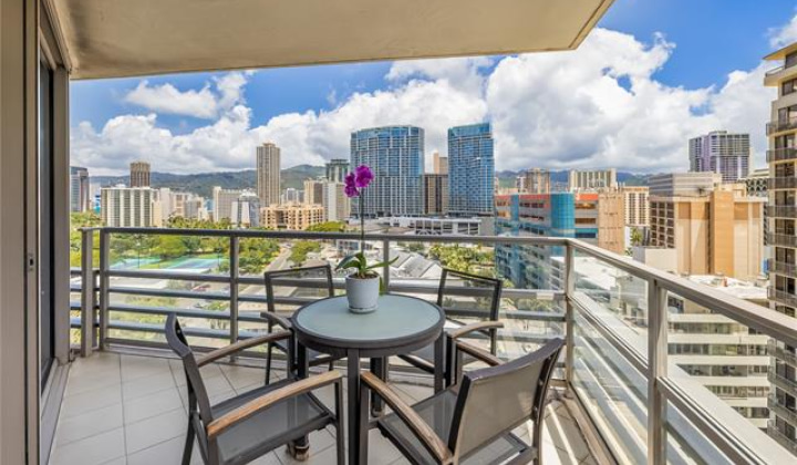223 Saratoga Road,Honolulu,Hawaii,96815,1 Bedroom Bedrooms,1 BathroomBathrooms,Condo/Townhouse,Saratoga,15,17932328