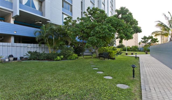 3045 Ala Napuaa Place,Honolulu,Hawaii,96818,1 Bedroom Bedrooms,1 BathroomBathrooms,Condo/Townhouse,Ala Napuaa,3,19078642