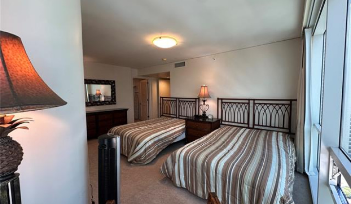 88 Piikoi Street,Honolulu,Hawaii,96814,2 Bedrooms Bedrooms,2 BathroomsBathrooms,Condo/Townhouse,Piikoi,27,17941030