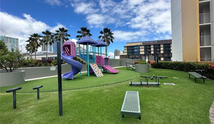 88 Piikoi Street,Honolulu,Hawaii,96814,2 Bedrooms Bedrooms,2 BathroomsBathrooms,Condo/Townhouse,Piikoi,27,17941030