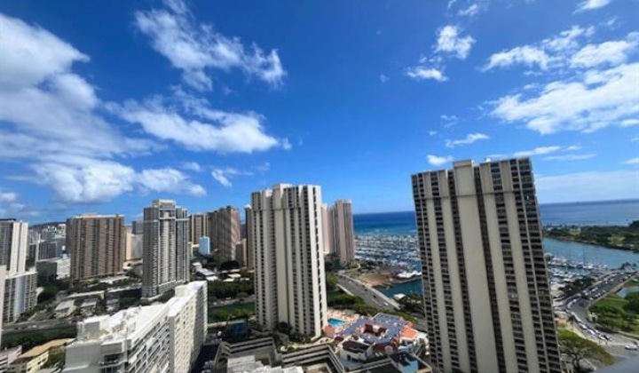 223 Saratoga Road,Honolulu,Hawaii,96815,2 Bedrooms Bedrooms,3 BathroomsBathrooms,Condo/Townhouse,Saratoga,31,17566377