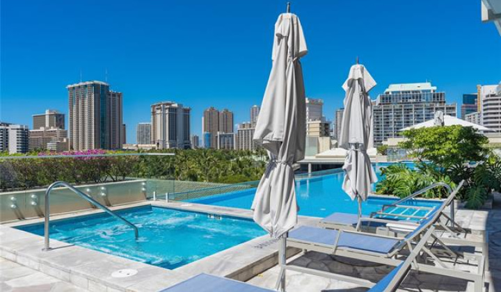 383 Kalaimoku Street,Honolulu,Hawaii,96815,1 Bedroom Bedrooms,1 BathroomBathrooms,Condo/Townhouse,Kalaimoku,28,19084629