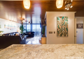 2240 Kuhio Avenue,Honolulu,Hawaii,96815,2 ベッドルーム ベッドルーム,2 バスルームバスルーム,コンド / タウンハウス,Kuhio,32,17944536