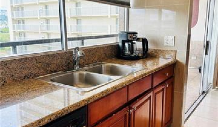 444 Nahua Street,Honolulu,Hawaii,96815,1 ベッドルーム ベッドルーム,1 バスルームバスルーム,コンド / タウンハウス,Nahua,22,18402503