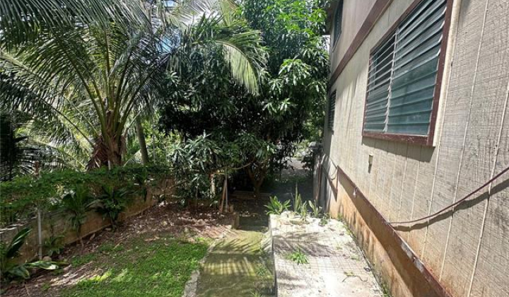 2606 Kalihi Street,Honolulu,Hawaii,96819,9 ベッドルーム ベッドルーム,6 バスルームバスルーム,一戸建て,Kalihi,17948470