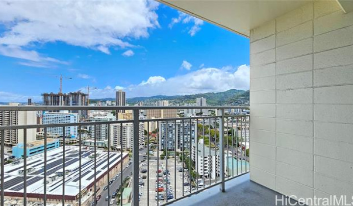 1655 Makaloa Street,Honolulu,Hawaii,96814,1 Bedroom Bedrooms,1 BathroomBathrooms,Condo/Townhouse,Makaloa,24,17950657