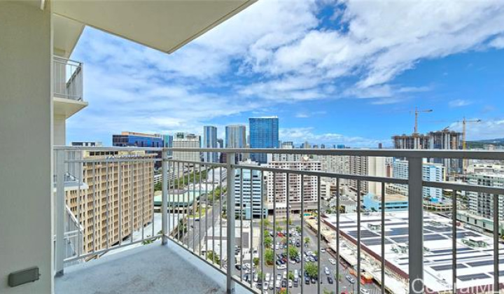 1655 Makaloa Street,Honolulu,Hawaii,96814,1 Bedroom Bedrooms,1 BathroomBathrooms,Condo/Townhouse,Makaloa,24,17950657
