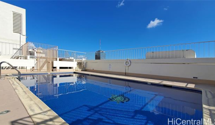 1655 Makaloa Street,Honolulu,Hawaii,96814,1 Bedroom Bedrooms,1 BathroomBathrooms,Condo/Townhouse,Makaloa,24,17950657