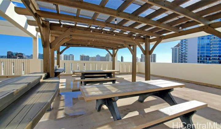 1655 Makaloa Street,Honolulu,Hawaii,96814,1 Bedroom Bedrooms,1 BathroomBathrooms,Condo/Townhouse,Makaloa,24,17950657