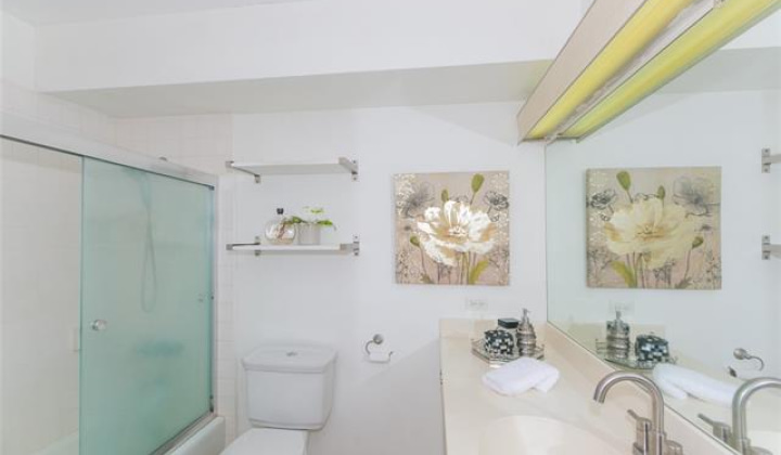 2115 Ala Wai Boulevard,Honolulu,Hawaii,96815,1 Bedroom Bedrooms,1 BathroomBathrooms,Condo/Townhouse,Ala Wai,11,17952164