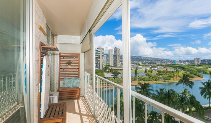 2115 Ala Wai Boulevard,Honolulu,Hawaii,96815,1 Bedroom Bedrooms,1 BathroomBathrooms,Condo/Townhouse,Ala Wai,11,17952164