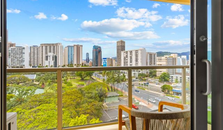 2045 Kalakaua Avenue,Honolulu,Hawaii,96815,1 Bedroom Bedrooms,1 BathroomBathrooms,Condo/Townhouse,Kalakaua,7,17952376