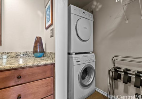 2045 Kalakaua Avenue,Honolulu,Hawaii,96815,1 Bedroom Bedrooms,1 BathroomBathrooms,Condo/Townhouse,Kalakaua,7,17952376