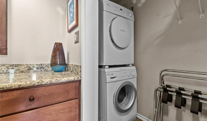 2045 Kalakaua Avenue,Honolulu,Hawaii,96815,1 Bedroom Bedrooms,1 BathroomBathrooms,Condo/Townhouse,Kalakaua,7,17952376