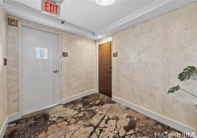 2045 Kalakaua Avenue,Honolulu,Hawaii,96815,1 Bedroom Bedrooms,1 BathroomBathrooms,Condo/Townhouse,Kalakaua,7,17952376