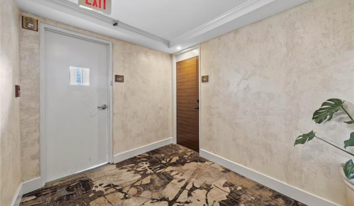 2045 Kalakaua Avenue,Honolulu,Hawaii,96815,1 Bedroom Bedrooms,1 BathroomBathrooms,Condo/Townhouse,Kalakaua,7,17952376